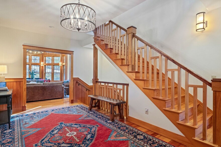 Primary Photo - 20 Yellow Birch Cir