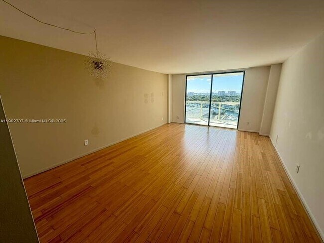 Building Photo - 13499 Biscayne Blvd