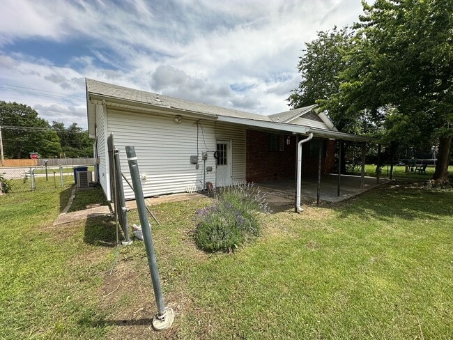 Building Photo - house