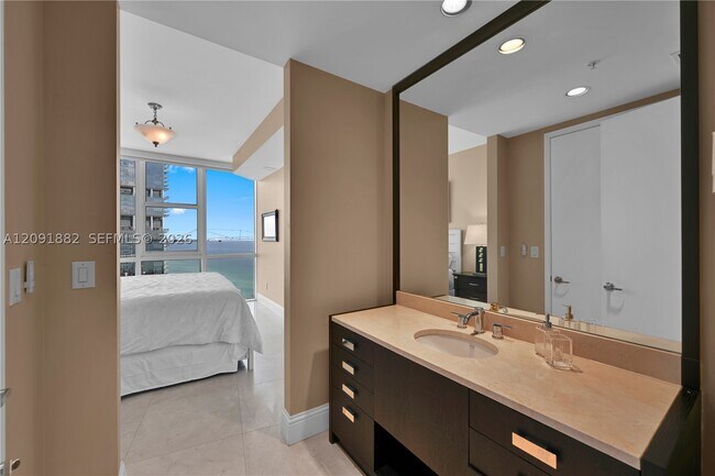 Building Photo - 18201 Collins Ave