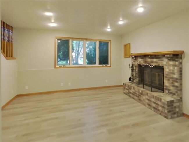 Building Photo - 5752 W 134th St