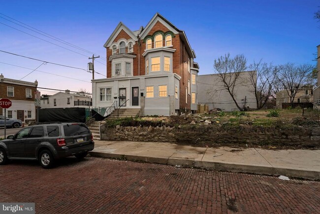 Building Photo - 5237 McKean Ave
