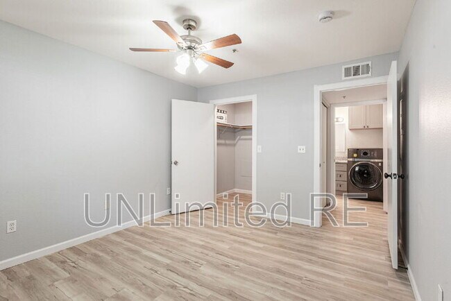 Building Photo - 1385 W University Ave