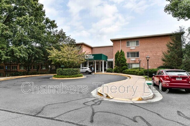 Building Photo - 10570 Main St