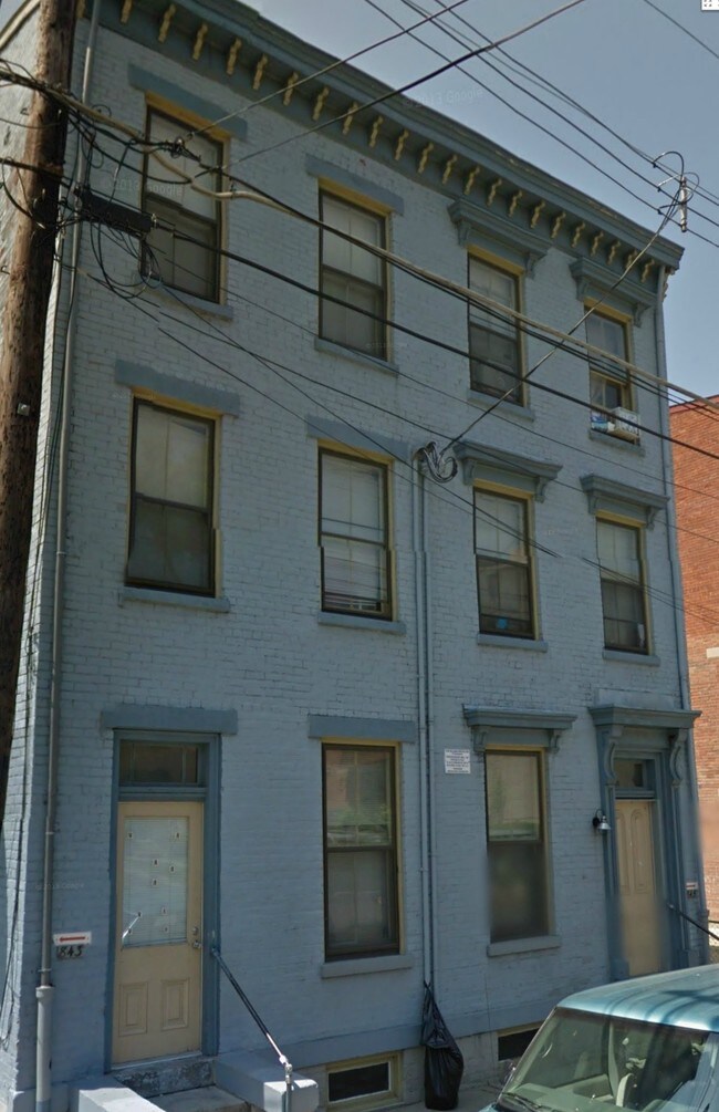 Building Photo - 843-845 York St