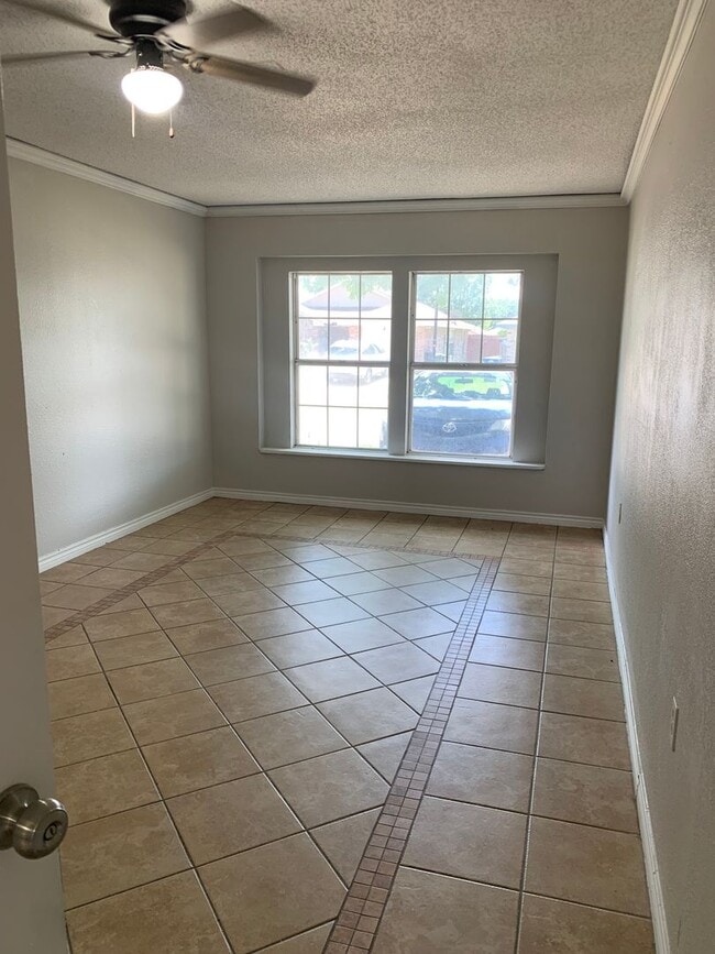 Building Photo - 4427 Las Haciendas Dr