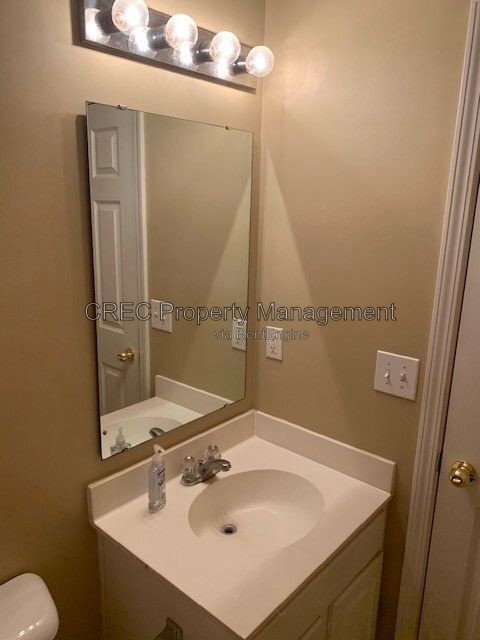 Building Photo - 5024 Holdsworth Dr