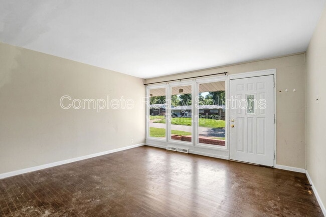 Building Photo - 10315 Monarch Dr