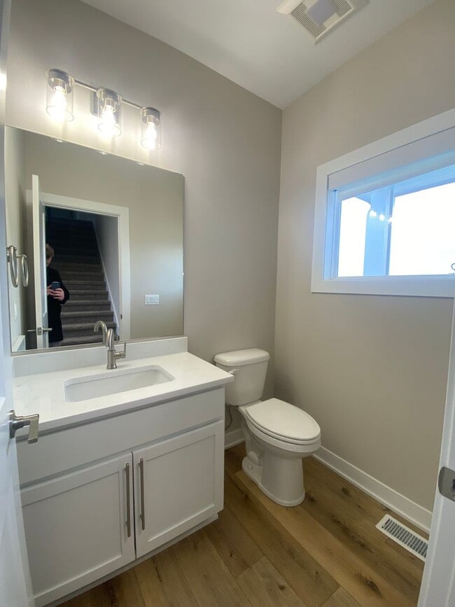 Building Photo - Newly Built Home for Rent in West Des Moines!