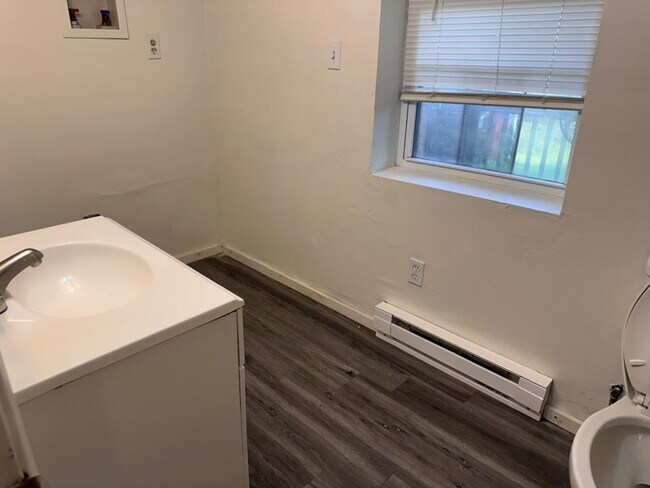 Building Photo - 544 Valley