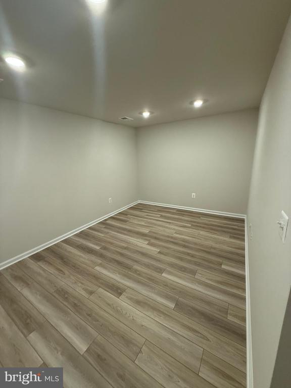 Building Photo - 121 Kinkade Ct