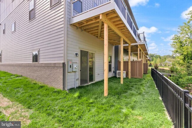 Building Photo - 6230 Folly Ln