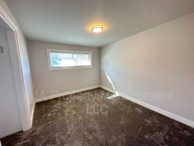 Building Photo - 2928 W Lehi Dr