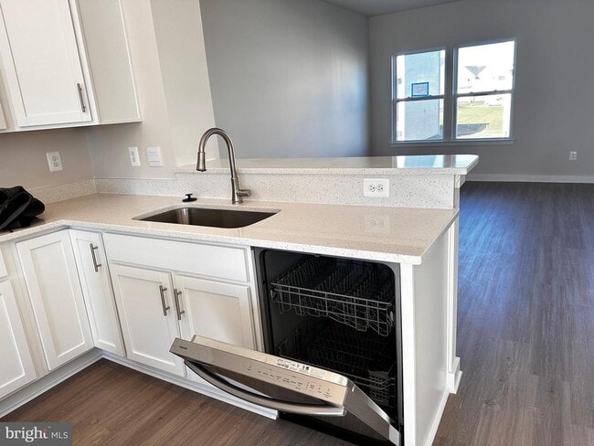 Building Photo - 30 Trotting Rd