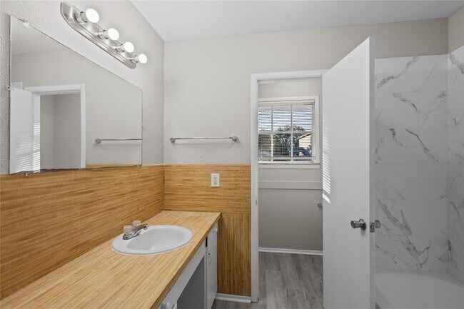 Building Photo - 2729 Main St