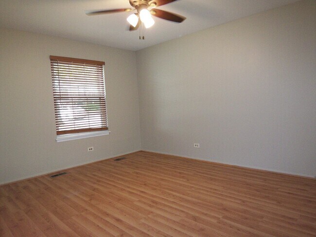 Building Photo - 1546 Williamsburg Dr