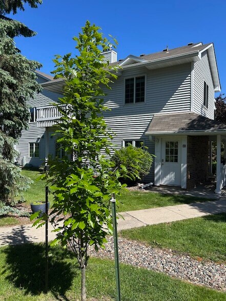 Primary Photo - 3566 Blue Jay Way