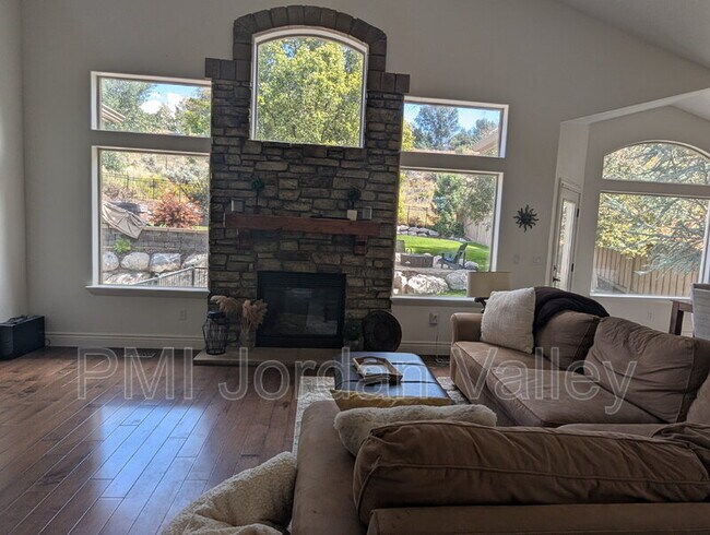 Building Photo - 14457 Gray Fox Dr