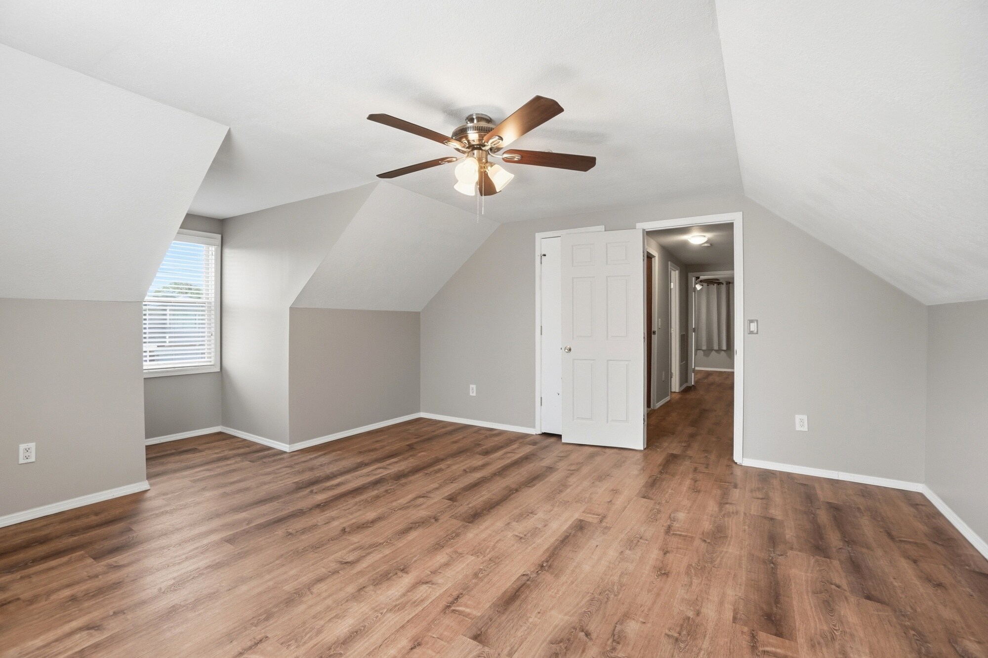 Building Photo - 245 Fitchland Dr
