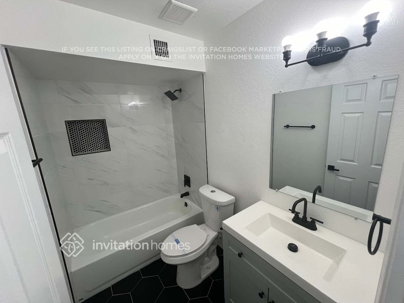 Building Photo - 1014 S Nina Cir