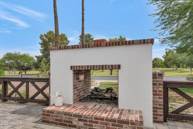 Building Photo - 5612 E Emile Zola Ave