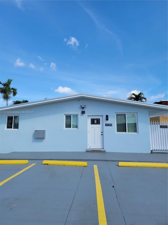 Building Photo - 1037 W 23rd St