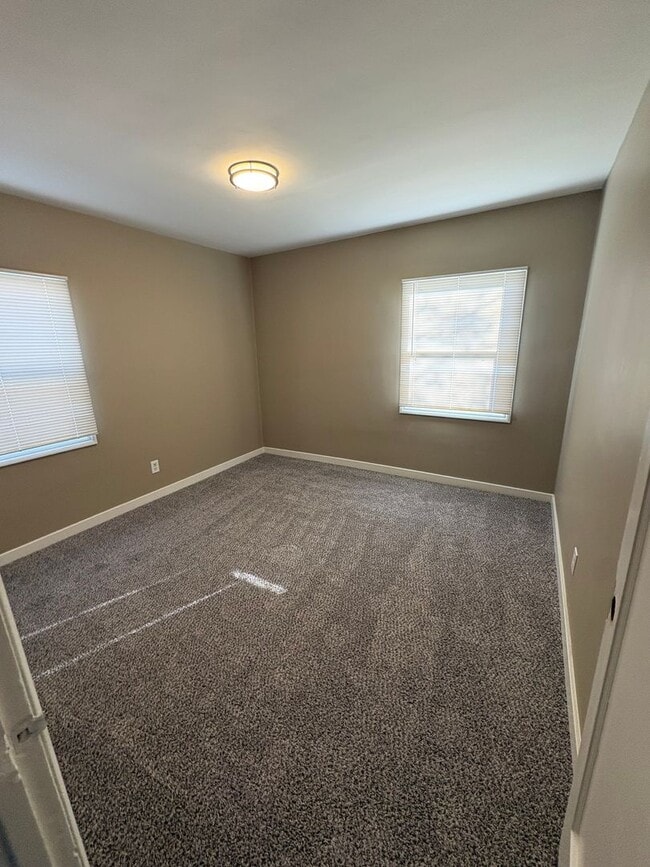 Building Photo - Fully Renovated 3 bed, 2 bath Home