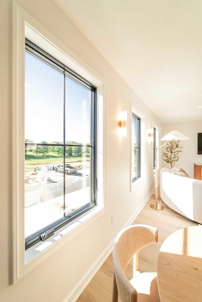 Building Photo - 14550 South Ave