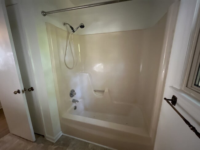 Building Photo - Location is Everything! Close to Downtown and all that it has to offer! Shopping, Restaurants, Pa...