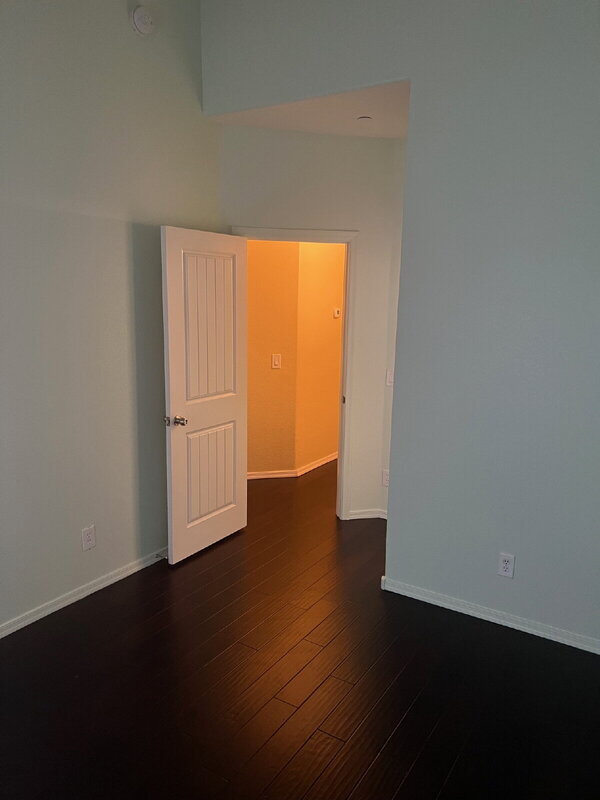 Building Photo - 900 S 94th St