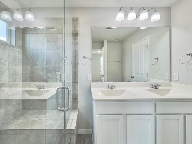 Building Photo - 308 Craters of the Moon Blvd