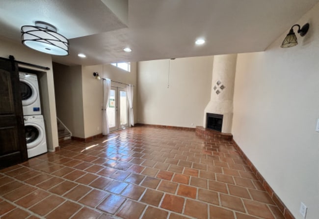 Building Photo - 7023 E 4th St