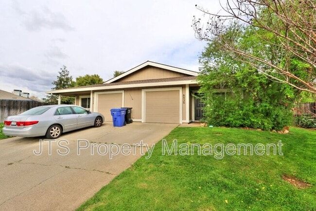 Building Photo - 8856 N Winding Way
