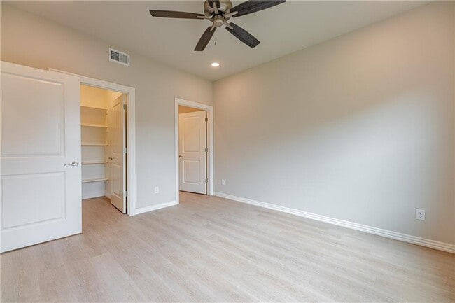 Building Photo - 1705 SW Casuarina Dr