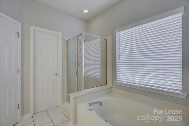 Building Photo - 7017 Scuppernong Ct