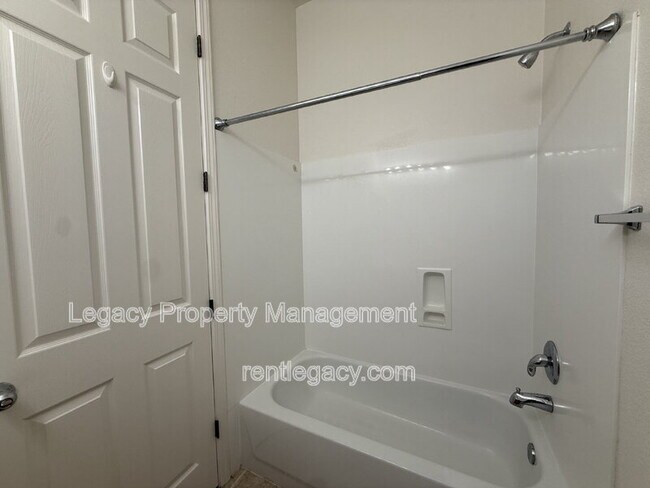 Building Photo - 1700 Charm Way