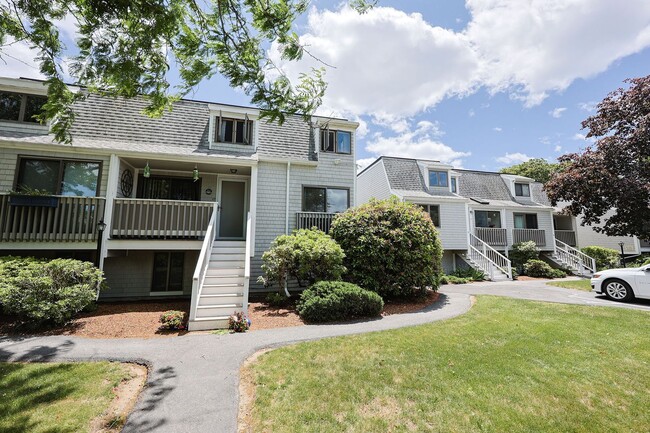 Building Photo - New for 2025! Newly Renovated Winter Renta...