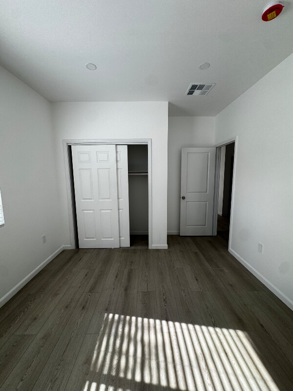 Building Photo - 987 Tepee Ln