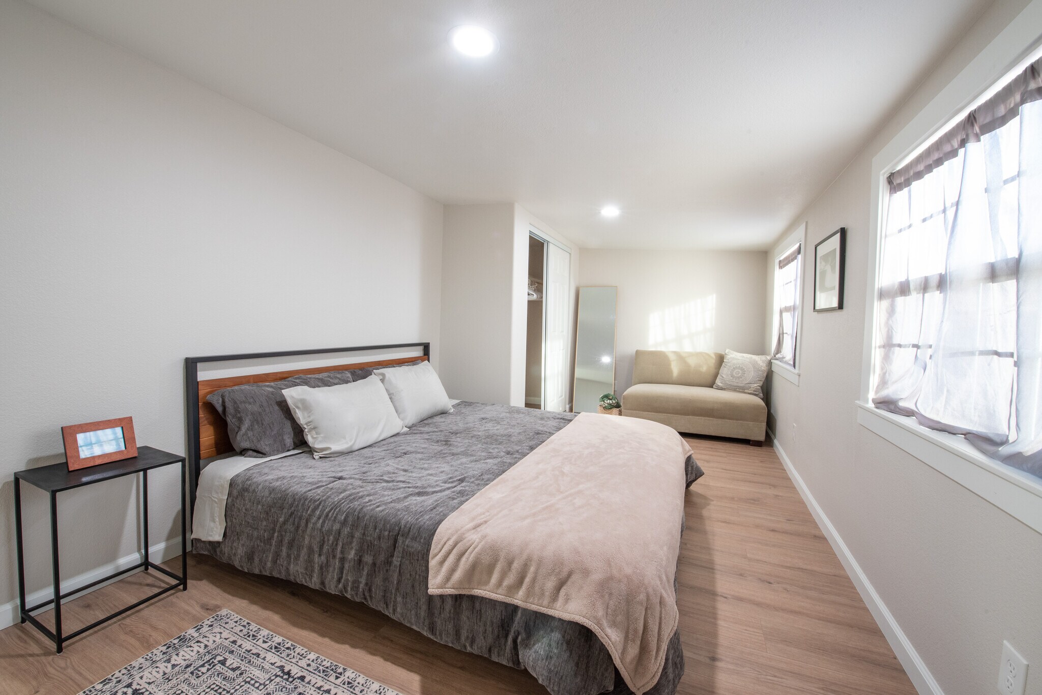 Building Photo - 604 S 8th St