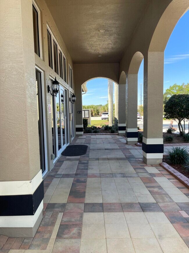 Building Photo - 1964 Providence Pl