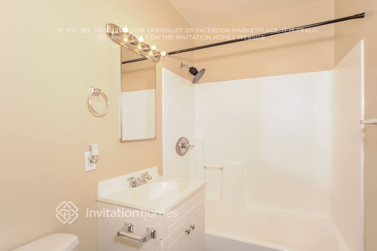 Building Photo - 243 E Louise St