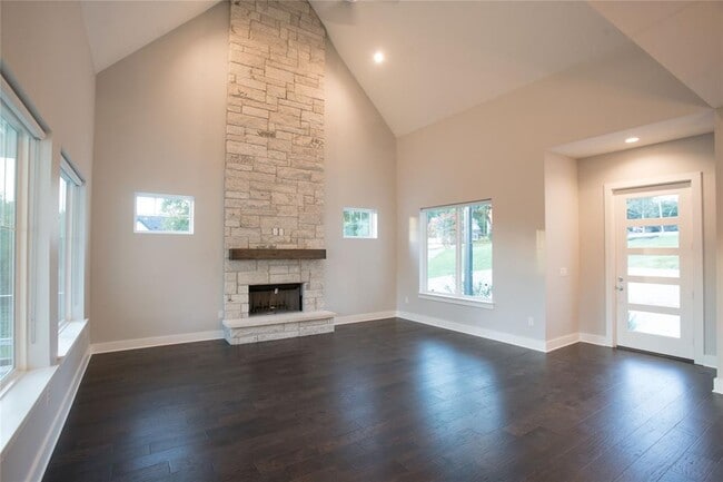 Building Photo - 3018 Sunridge Dr