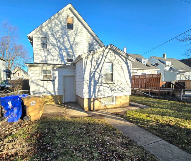 Building Photo - 4028 14th Ave