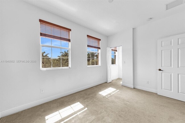 Building Photo - 908 SW 147th Ave