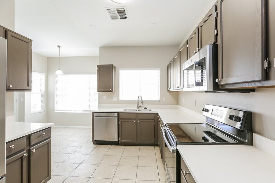 Building Photo - 1563 E Scott Ave