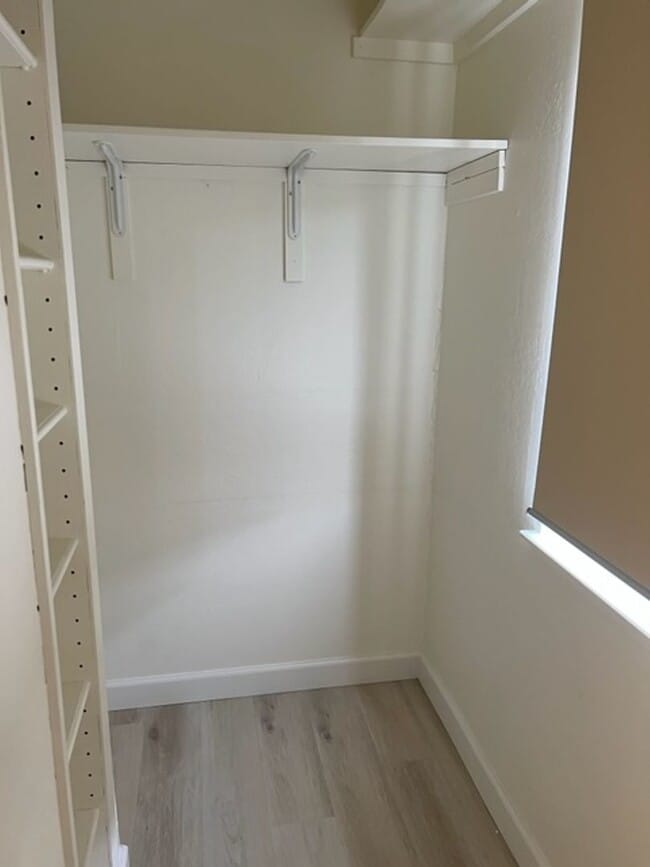 Building Photo - Great One Bedroom Condo Golden Oaks Monterey
