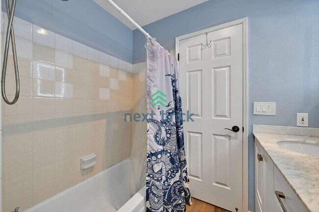 Building Photo - 3 BED & 3 BATH CONDO FOR RENT