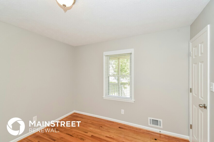 Building Photo - 4705 Jaybird Ln SW