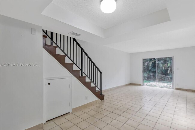 Building Photo - 6141 SW 42nd Ct
