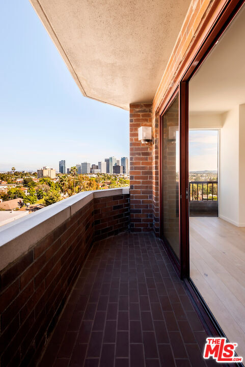 Building Photo - 10550 Wilshire Blvd